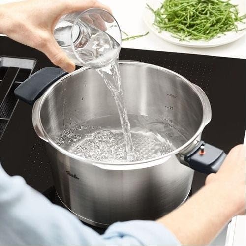 Vitavit Premium Pressure Cooker and Pressure Skillet Set (6.3 Quart Pressure Cooker + 2.6 Quart Skillet)