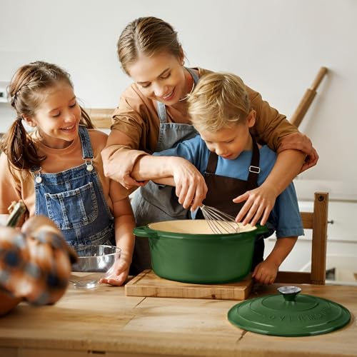 Enameled Cast Iron Dutch Oven (5.5 Quart / Glossy Green)