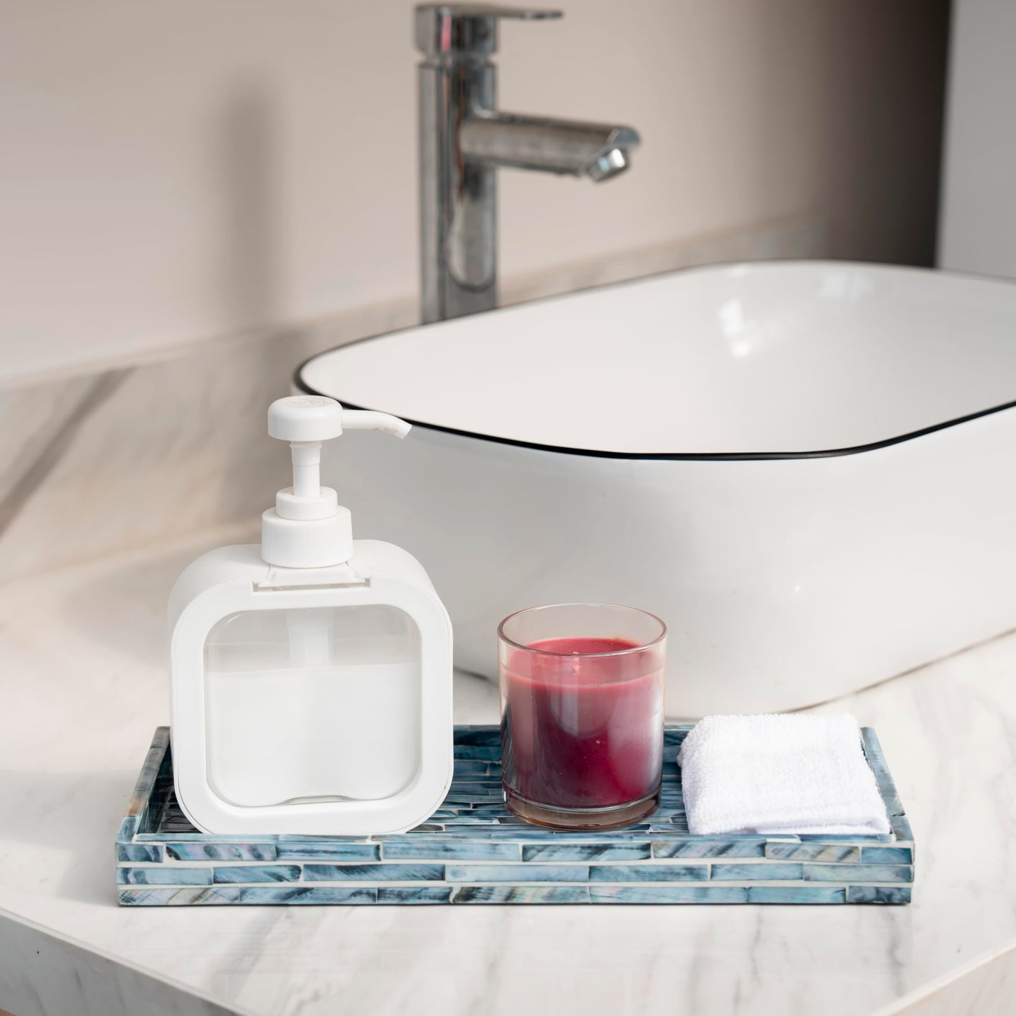 Blue Mother of Pearl Tray Set of 2 (Blue)