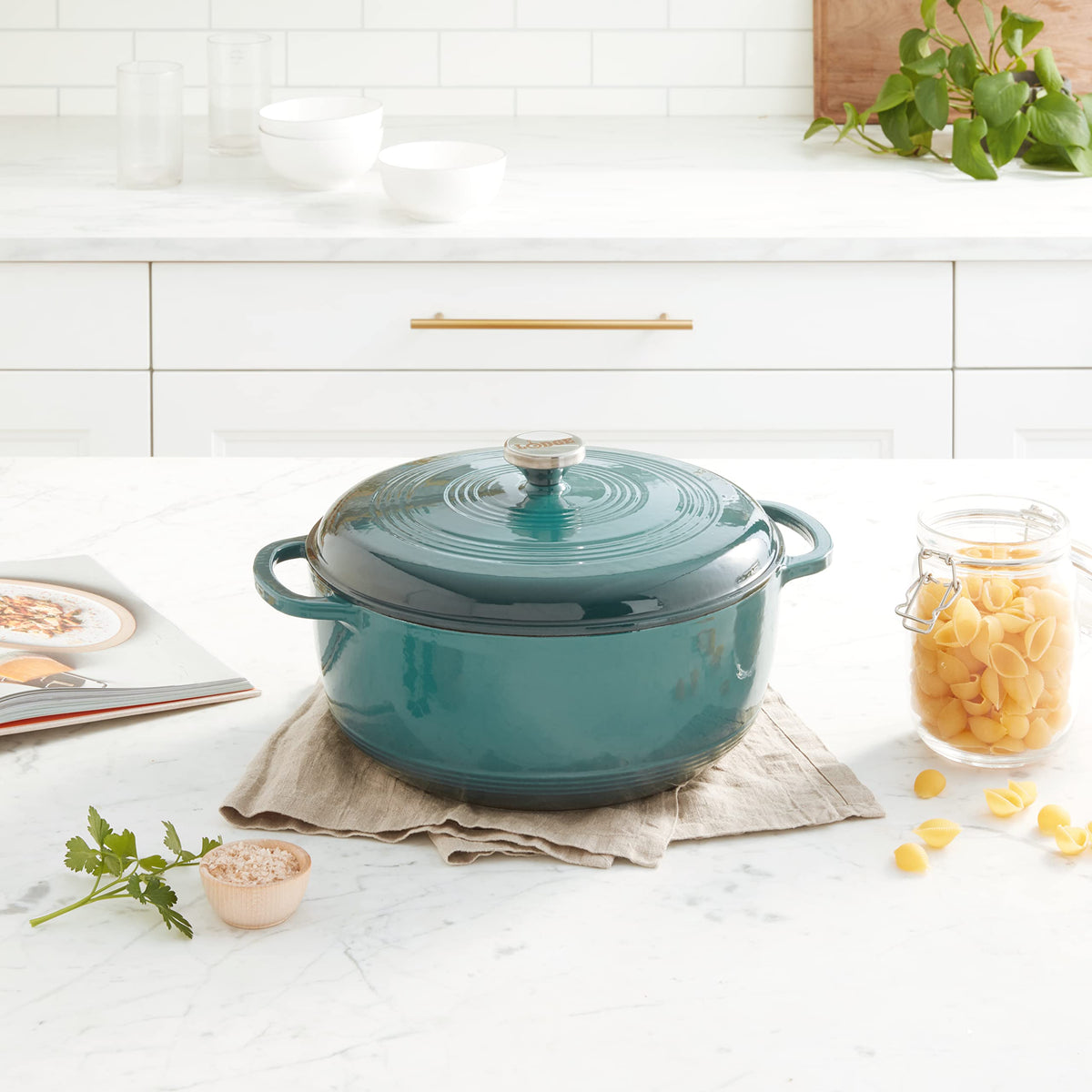 7.5 Quart Enameled Cast Iron Dutch Oven with Lid (Lagoon)