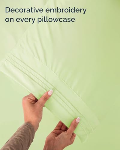 Twin Size 3 Piece Sheet Set (16 - Light Sage Green / Twin)