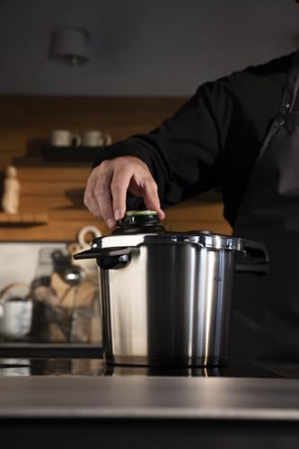 Vitavit Premium Pressure Cooker and Pressure Skillet Set (6.3 Quart Pressure Cooker + 2.6 Quart Skillet)