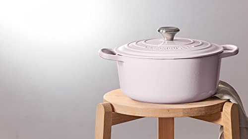 Enameled Cast Iron Round Dutch Oven (Shallot / 5.5 Qt)