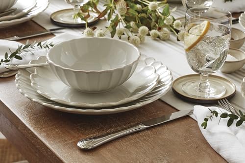 French Perle Scallop White Stoneware 4 (4-Piece Place Setting White / White)