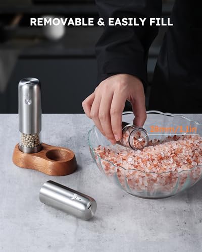 Mini Electric Salt and Pepper Grinder Set with Wood Base (MINI / Silver)