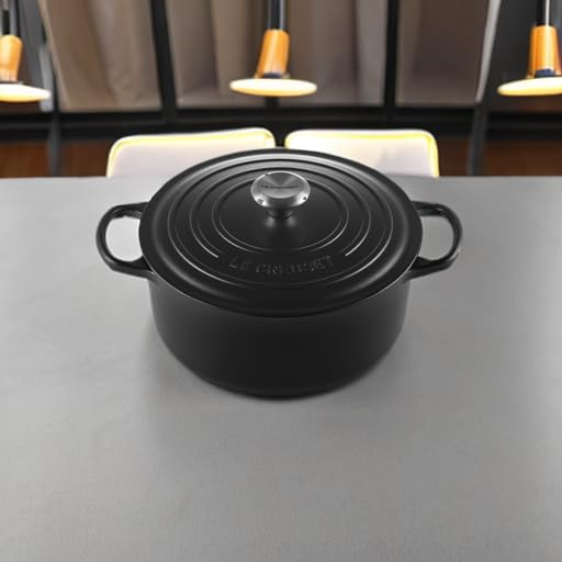 Enameled Cast Iron Round Dutch Oven (Licorice / 5.5 Qt)