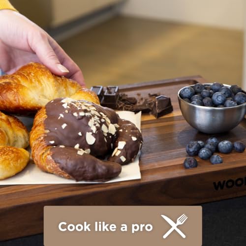 20" Classic Walnut Reversible Cutting Board with Juice Groove (20"L x 16"W)