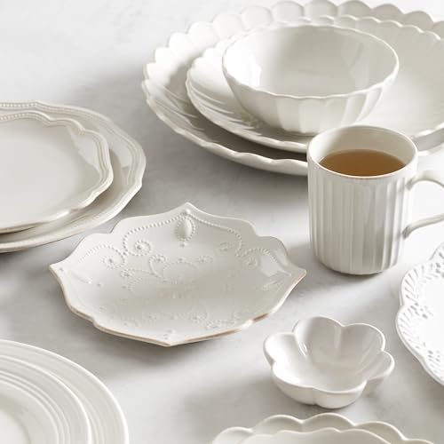 French Perle Scallop White Stoneware 18 (18-Piece Dinnerware Set / White)