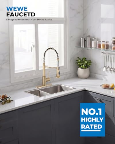 Utility Sink Faucet with Sprayer (Gold)