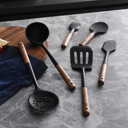 Cooking Ladle (1630)