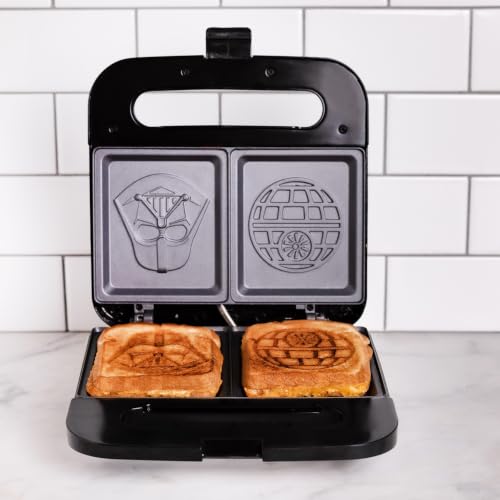 Star Wars Darth Vader and Death Star Grilled Cheese Maker (Star Wars Darth Vader)