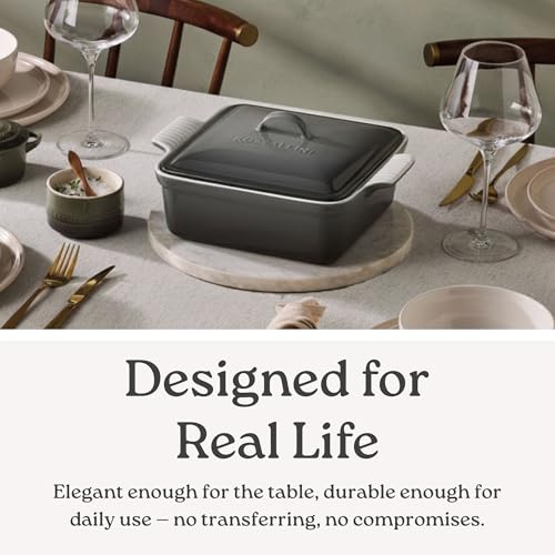 Stoneware Casserole Dish Bakeware with Lid (2 Qt / Passion Red)