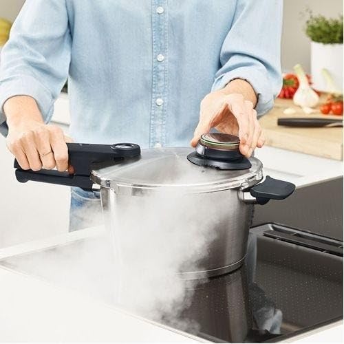 Vitavit Premium Pressure Cooker and Pressure Skillet Set (6.3 Quart Pressure Cooker + 2.6 Quart Skillet)