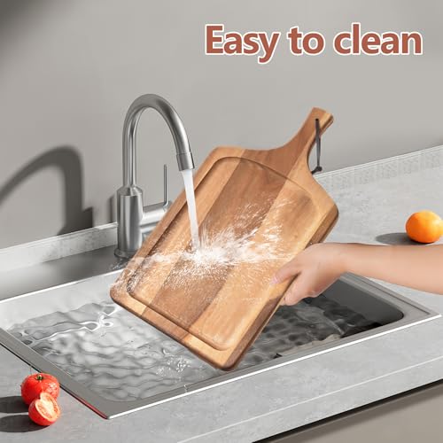 Acacia Wood Cutting Board with Handle (17.7"L x 9.8"W)