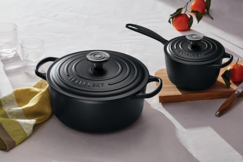Enameled Cast Iron Round Dutch Oven (Licorice/Crucible Knob / 5.5 Qt)