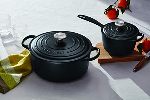 Enameled Cast Iron Round Dutch Oven (Licorice / 5.5 Qt)