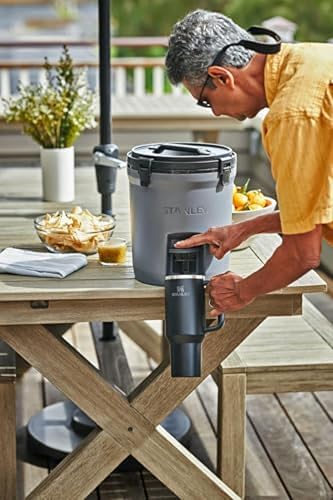 Quencher H2.0 Flow State Tumbler (40 Ounces / Black)