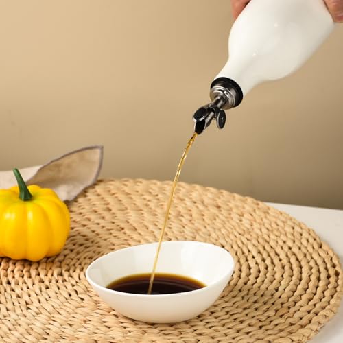 22 Oz Olive Oil Dispenser Bottle with Spout (Round)