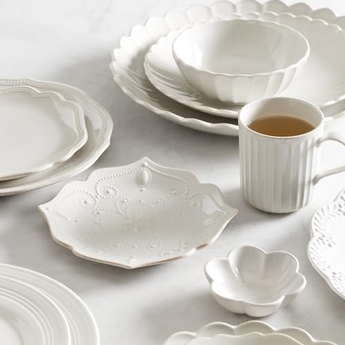 French Perle Scallop White Stoneware 4 (4-Piece Place Setting White / White)