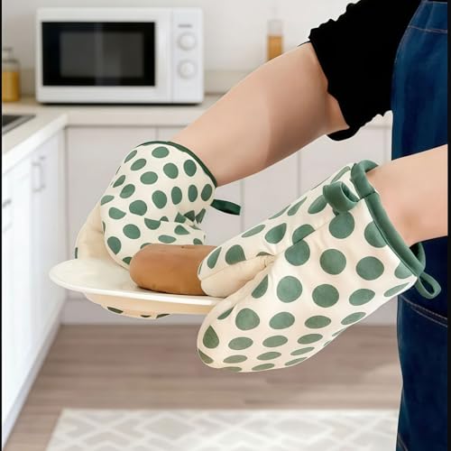 1 Pair Mini Oven Mitts (Dotgreen)