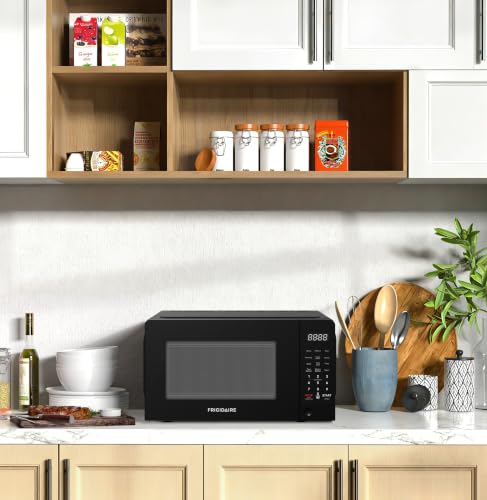 EMW733BLACKAMZ 0.7 Cu. Ft. Microwave (Black)