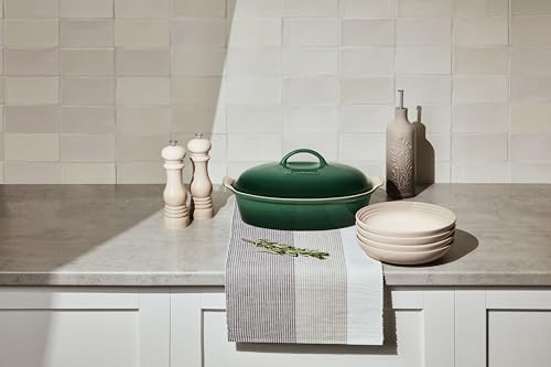 Stoneware Heritage Covered Oval Casserole (Artichaut)