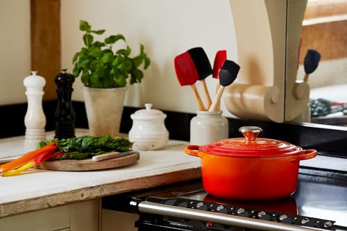 Enameled Cast Iron Round Dutch Oven (Flame / 5.5 Qt)