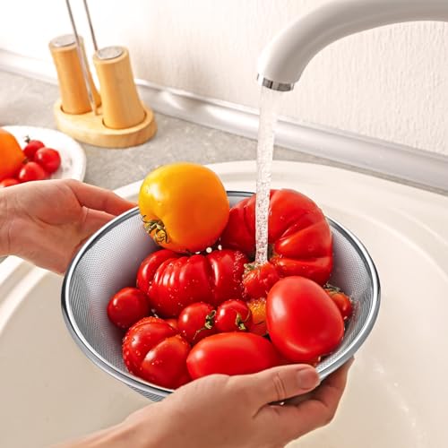 8 Pcs Stainless Steel Microporous Colander Set with 1.2qt 2qt 3qt 5qt Capacity Strainer with Metal Mixing Bowls (8 Count)
