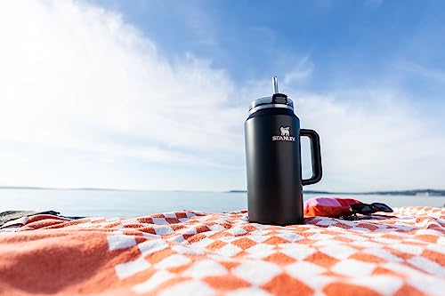 Quencher H2.0 Flow State Tumbler (64 Ounces / Black Glow)