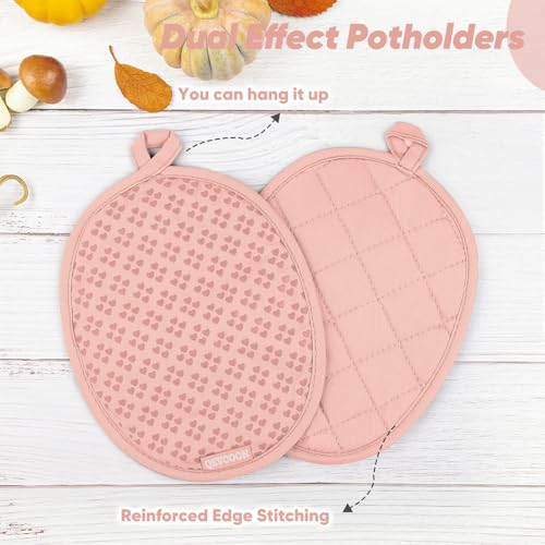 Oven Mitts and Pot Holders 4 Sets (Pink)
