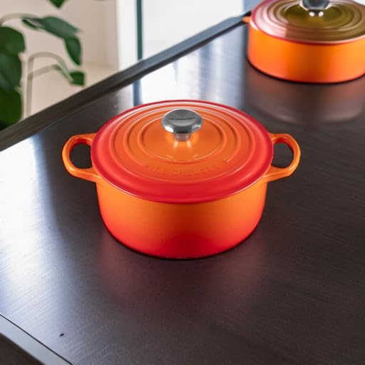 Enameled Cast Iron Round Dutch Oven (Flame / 4.5 Qt)