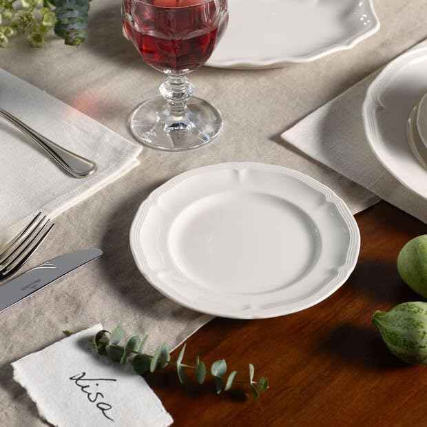 Villeroy & Boch Manoir Collection 18-Piece Dinnerware Set, Plates & Bowls, Premium Porcelain, Made in Germany, Dishwasher & Microwave Safe, Rich, Creamy White