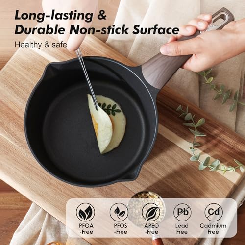 Nonstick Sauce Pan with Lid (Classic Black / 1.5 Quarts)