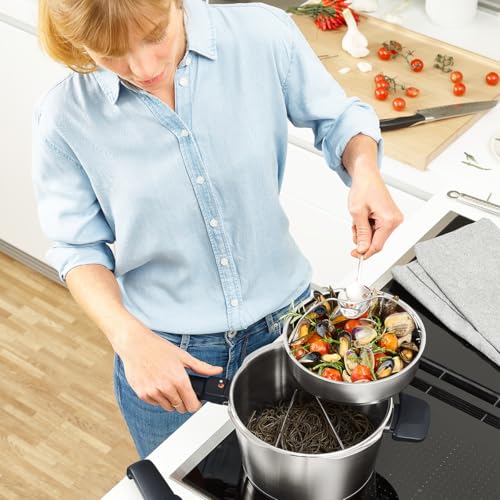 Vitavit Premium Pressure Cooker with Steamer Insert (6.3 Quarts / Silver)