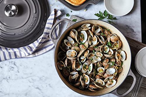 Enameled Cast Iron Round Dutch Oven (Oyster / 4.5 Qt)
