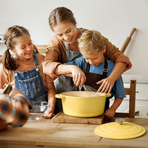 Enameled Cast Iron Dutch Oven (4.5 Quart / Goose Yellow)