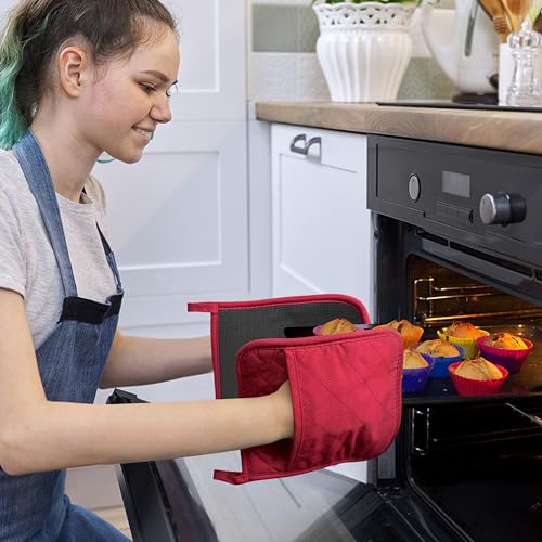 2Pcs Cotton and Neoprene Oven Pads Pot Holders with Pocket 8"x8.5" Dual (Red)