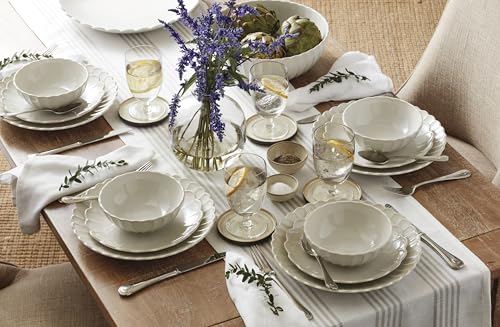 French Perle Scallop White Stoneware 4 (4-Piece Place Setting White / White)