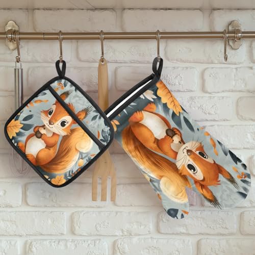 Squirrel Fall Oven Mitts and Pot Holders Sets (2 Count)