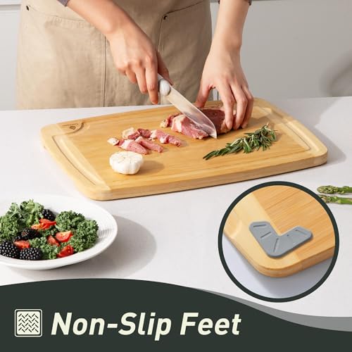 Bamboo Cutting Board Set Non Slip Feet with Holder Over Sink Tablas Para Picar Cocina Tabua Madeira Corte Carne Bambu Alimentos Cortar Madera Juego Regalos Cumpleaños Navidad Mujer Mama Abuela Papa (3 Pack with Holder / Two-Tone Bamboo)