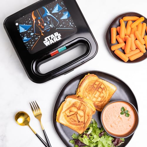 Star Wars Darth Vader and Death Star Grilled Cheese Maker (Star Wars Darth Vader)