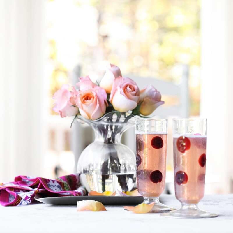 Hibiscus Glass Clear Small Fluted Vase (Small / Clear)