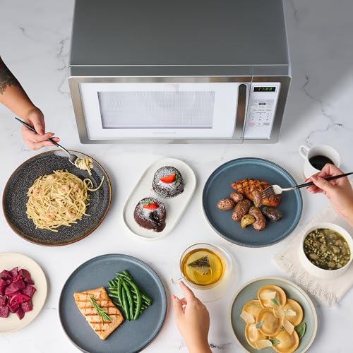 1.1 Cu. Ft. Countertop Microwave Oven (1.1 Cu. Ft. / White Platinum)