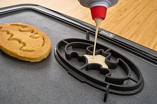 Justice League Silicone Pancake Mold and Shaper (Batman / Free / Pancake Batter Shaper)