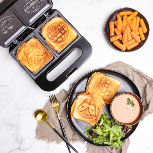 Star Wars Darth Vader and Death Star Grilled Cheese Maker (Star Wars Darth Vader)
