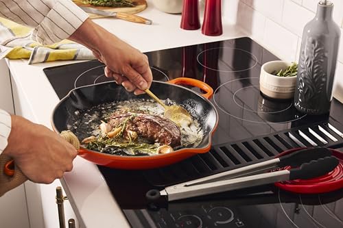 Enameled Cast Iron Signature Round Skillet (11.75" / Cerise)