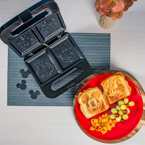 Disney Mickey and Minnie Mouse Sandwich Maker (Disney Mickey Mouse & Minnie Mouse)