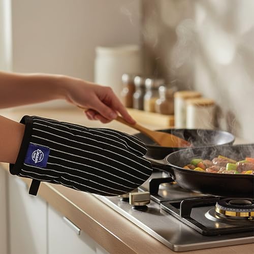 Oven Mitts and Pot Holders Set (Oven Glove + Pot Holder / Butcher Stripes Black)