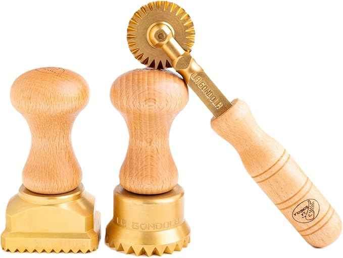 La Gondola Set of 3 Pasta Tools - Square Festooned 1.77x2.16in & Round Festooned 1.97in Ravioli Stamps & Pasta Cutter Festooned Wheel | Brass & Natural Wood | Easy to Use | Pasta Cutters Made in Italy