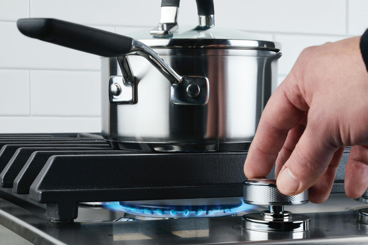 Stainless Steel Induction Sauce Pan with Pour Spouts (Brushed Stainless Steel / 1 Quarts)